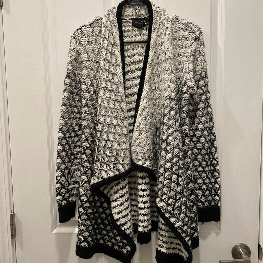 Romeo & Juliet Couture Ombré Tunic Cardigan Sweater